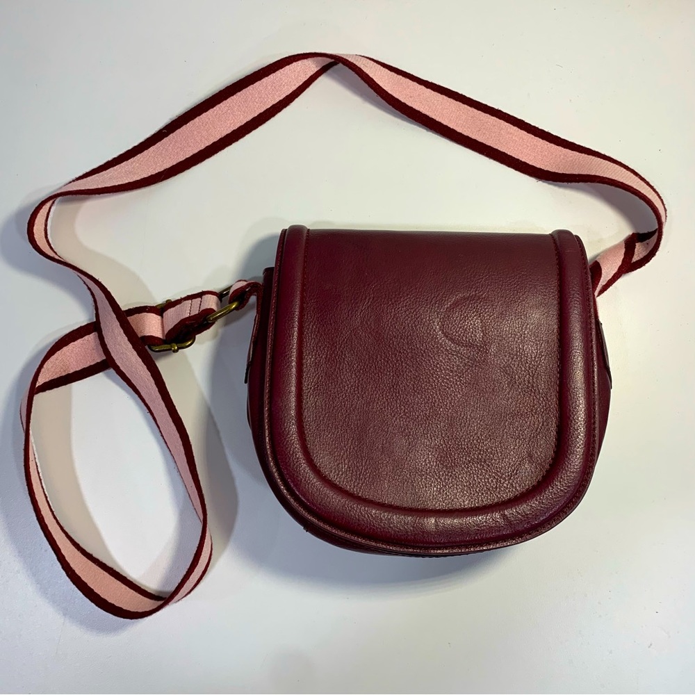 Abercrombie & Fitch Faux Leather Burgundy Maroon Crossbody Bandbag Purse Strap